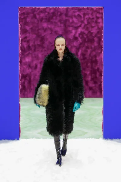 Look 9
